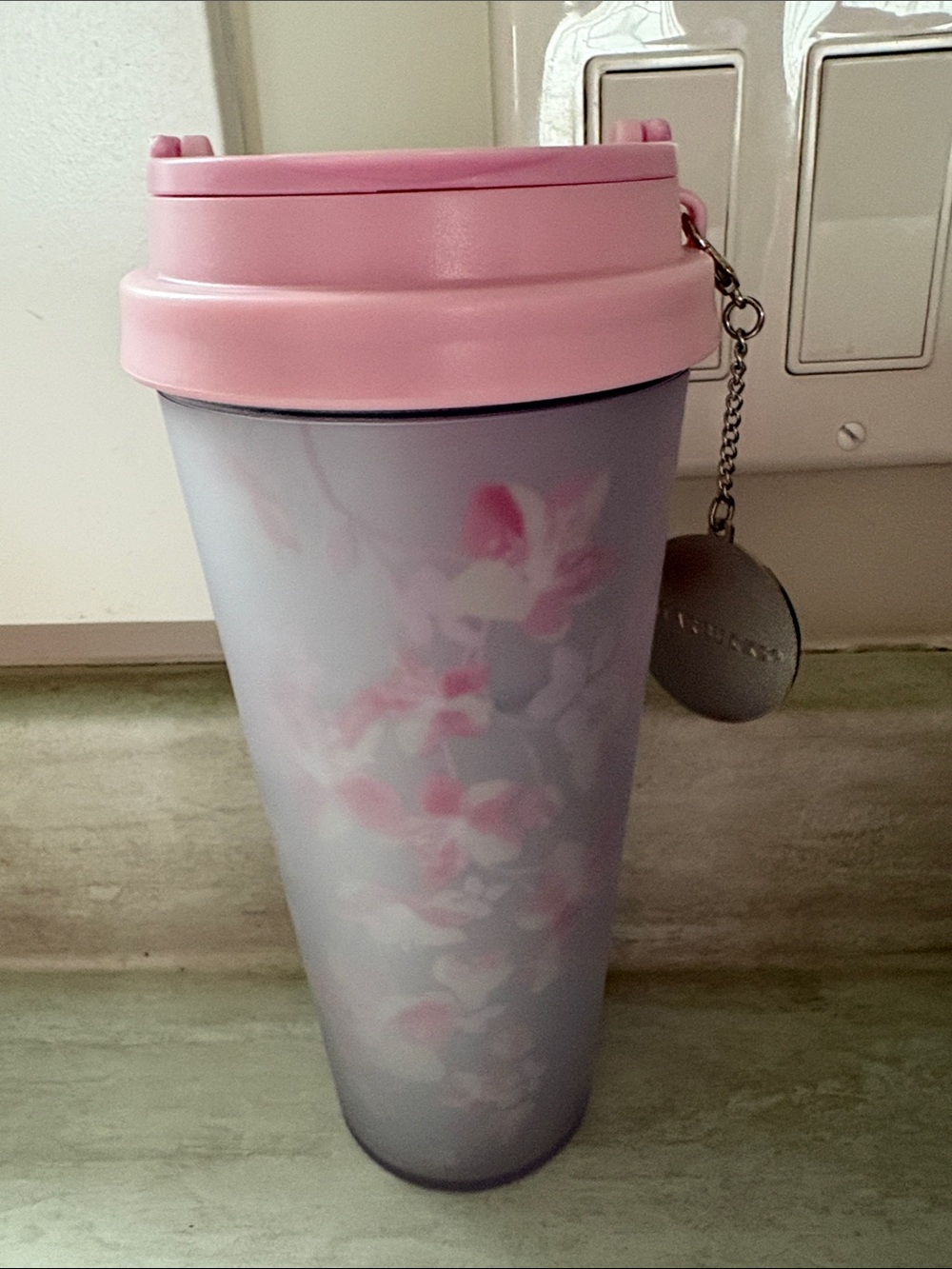 NWOT Starbucks Grande 16oz Cherry Blossom Floral Travel Tumbler with Charm 2024 - Picture 2 of 5